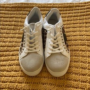Brand new women’s sneakers